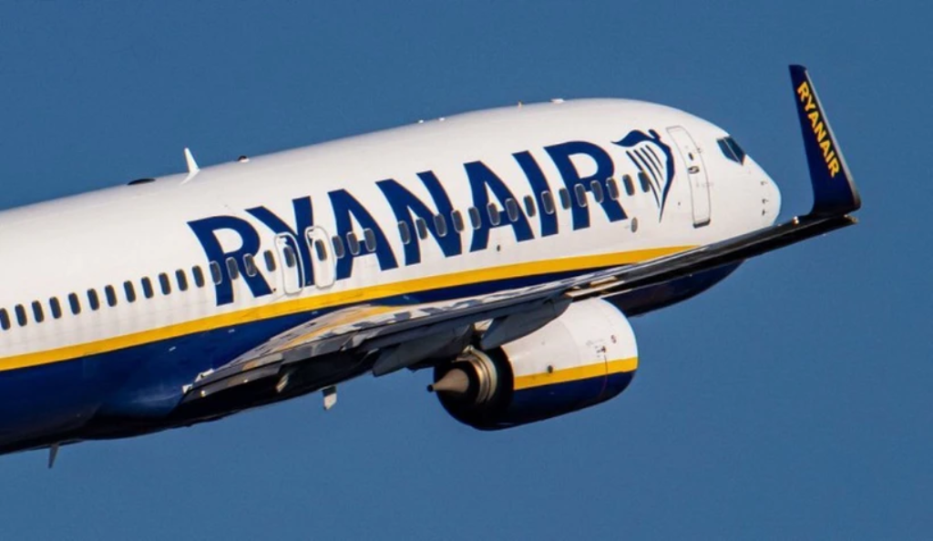 Italy: Hành khách sơ tán khỏi máy bay của hãng Ryanair do sự cố